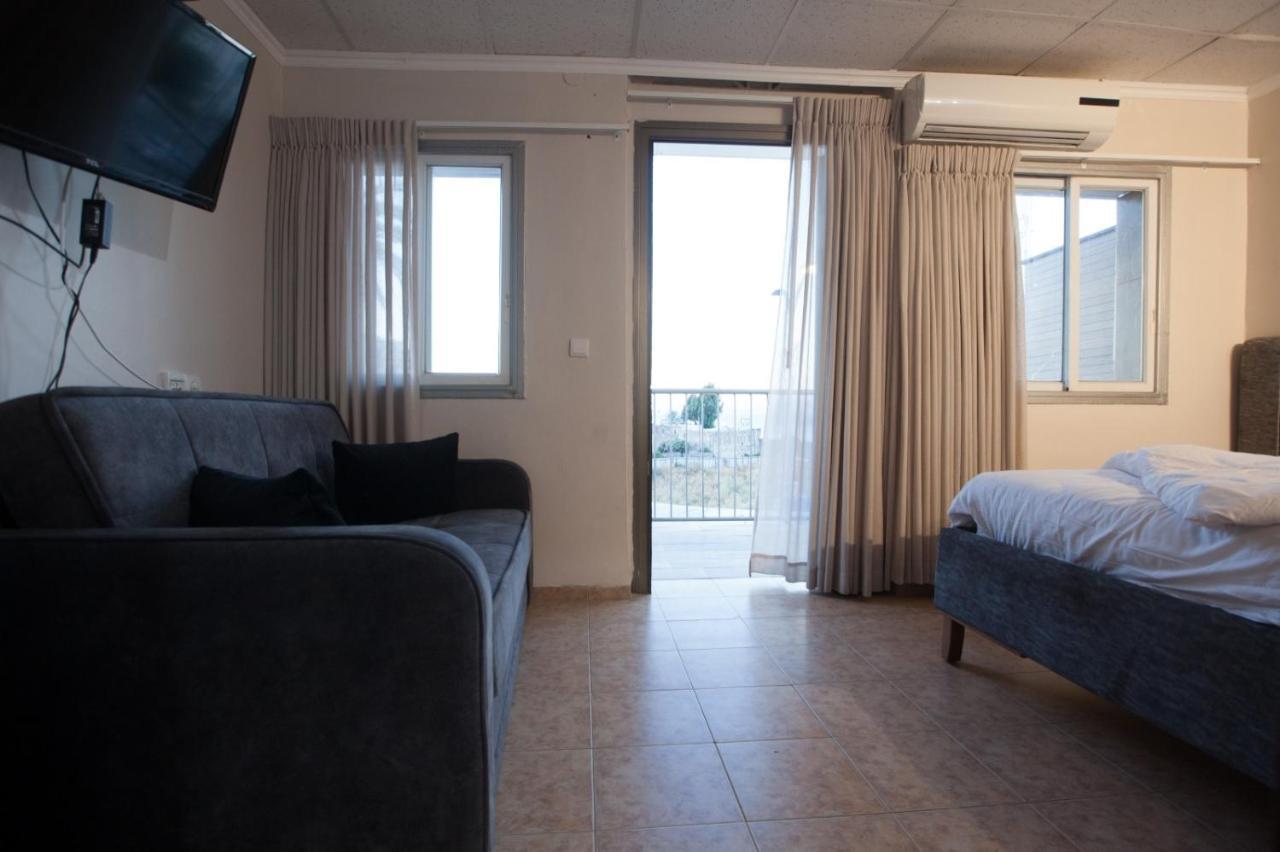 Puy Ahuzat Haosher Hotel Tiberias Eksteriør billede