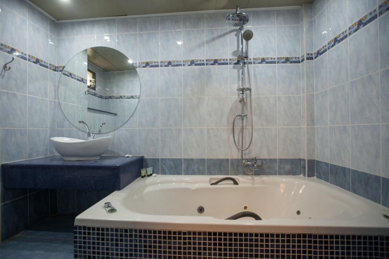 Puy Ahuzat Haosher Hotel Tiberias Eksteriør billede