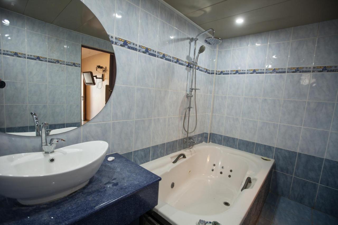 Puy Ahuzat Haosher Hotel Tiberias Eksteriør billede